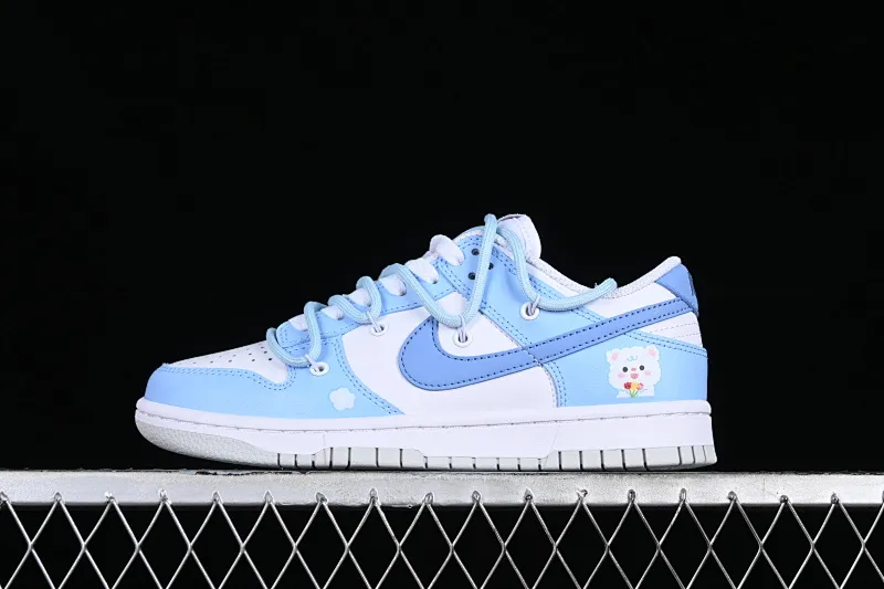 All Categories Nk SB Dunk Series Nk SB Dunk Low Low-top sneakers Nk Dunk Low Happy Bear White and blue cute girl SB deconstructed double shoelace low-top casual sneakers DH9765-102